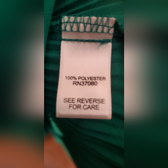 Size 22/24 Kelly Green Sleevless Blouse - Picture 5 of 5